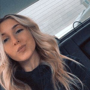 Meet your Posher, Savannah